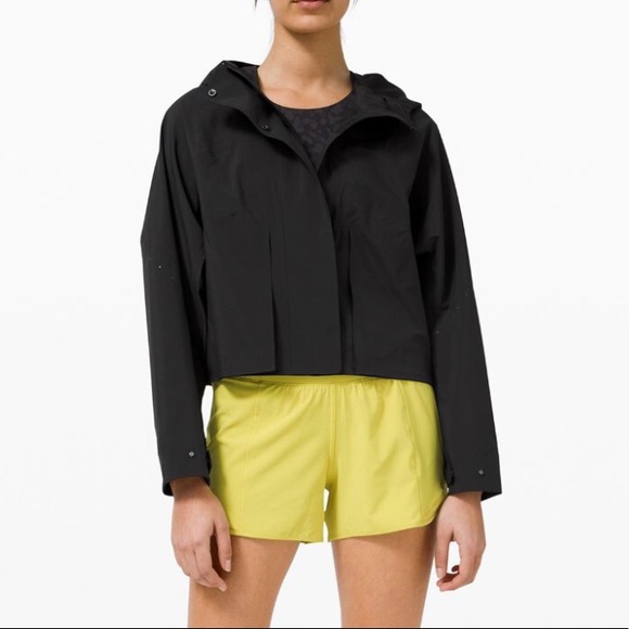 lululemon athletica Jackets & Blazers - NWT lululemon Rain Chaser Jacket Size 2